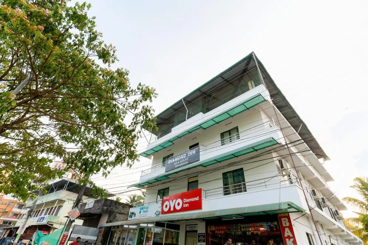 Oyo 8273 Diamond Inn Kochi 3*,  India