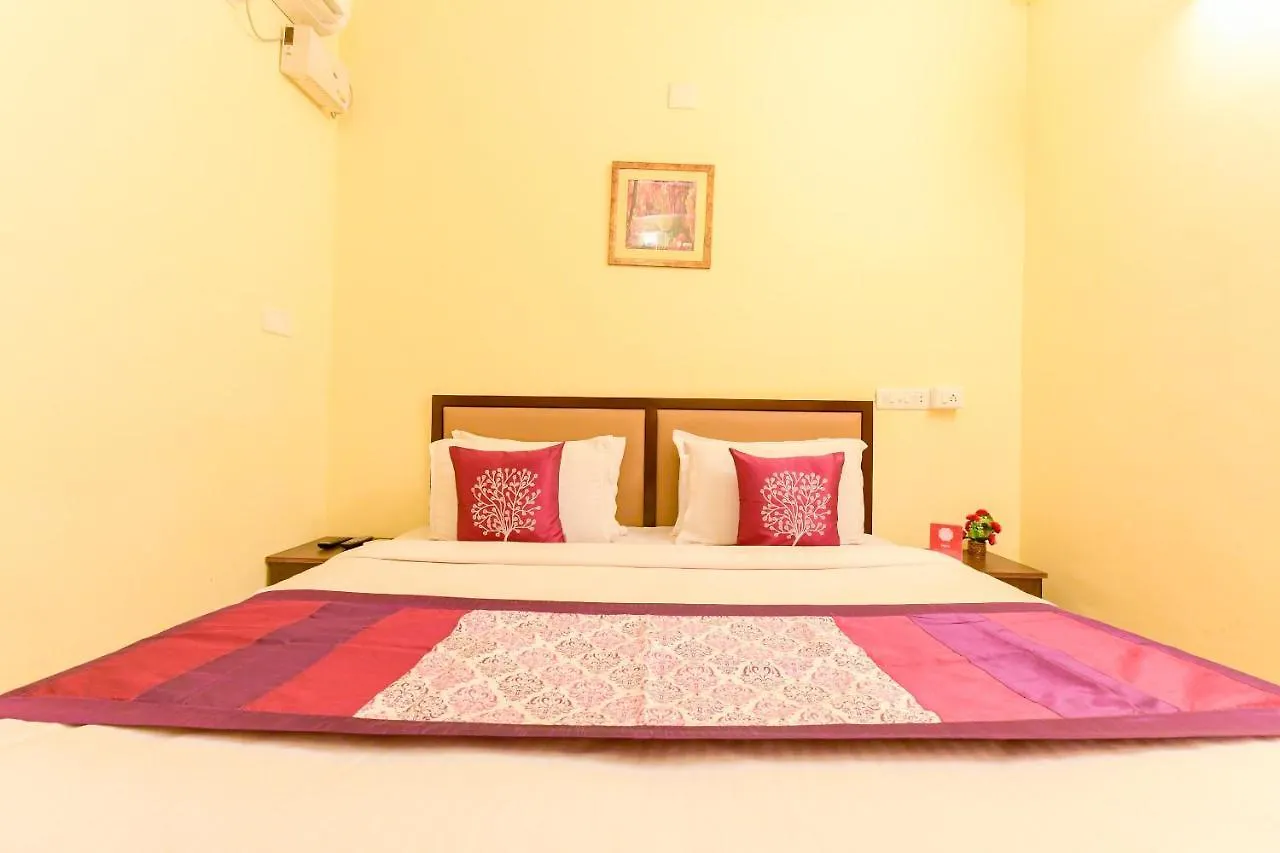 Oyo 8273 Diamond Inn Kochi India