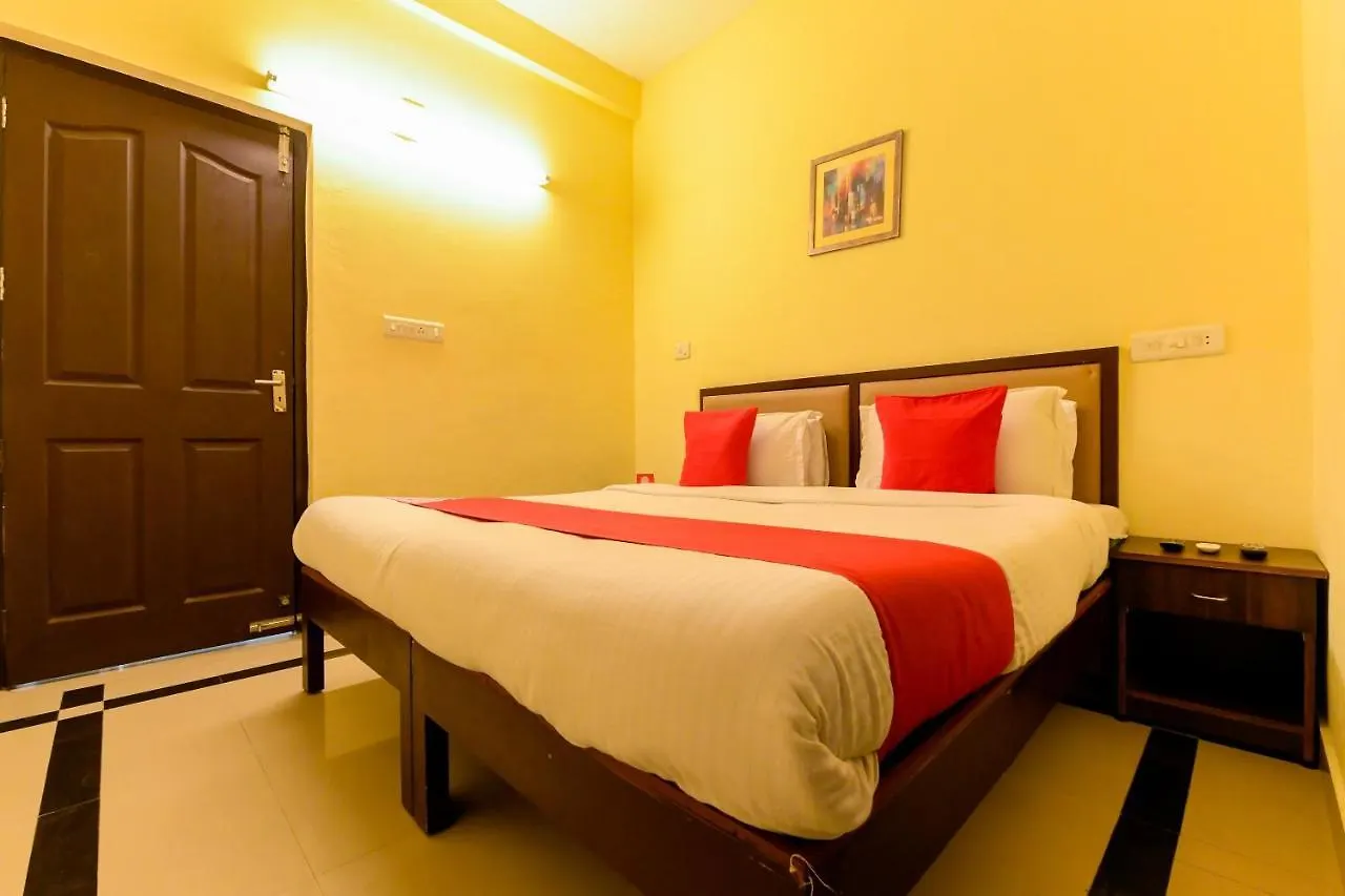 Oyo 8273 Diamond Inn Kochi 3*,